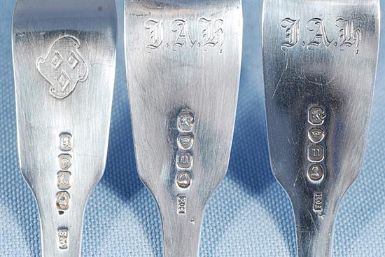 A matched set of three George IV silver fiddle pattern table forks, Weight 9oz/285 grms